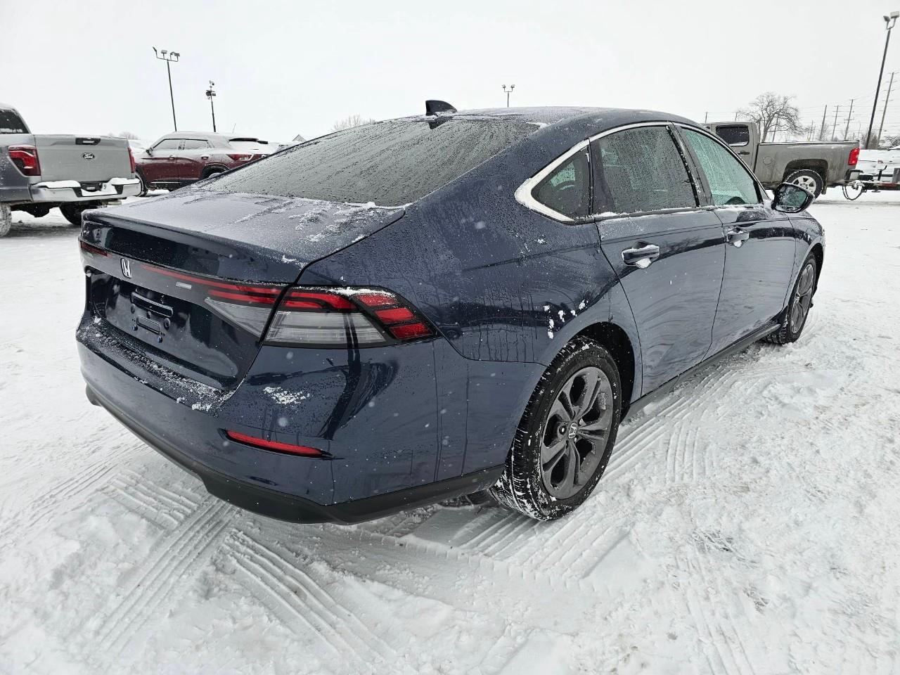 2023 Honda Accord EX 4DR SEDAN Photo4