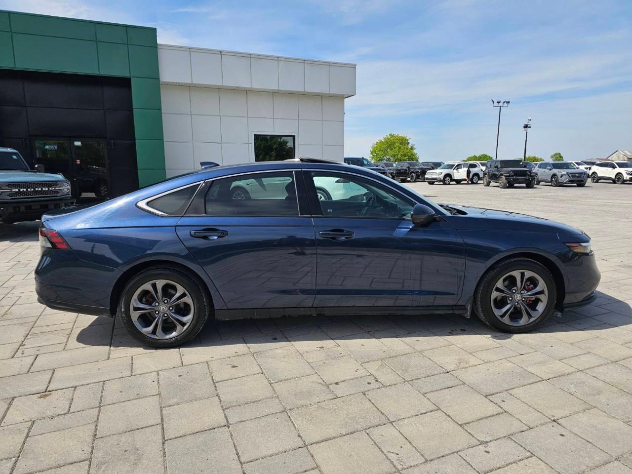 2023 Honda Accord EX 4DR SEDAN Photo3