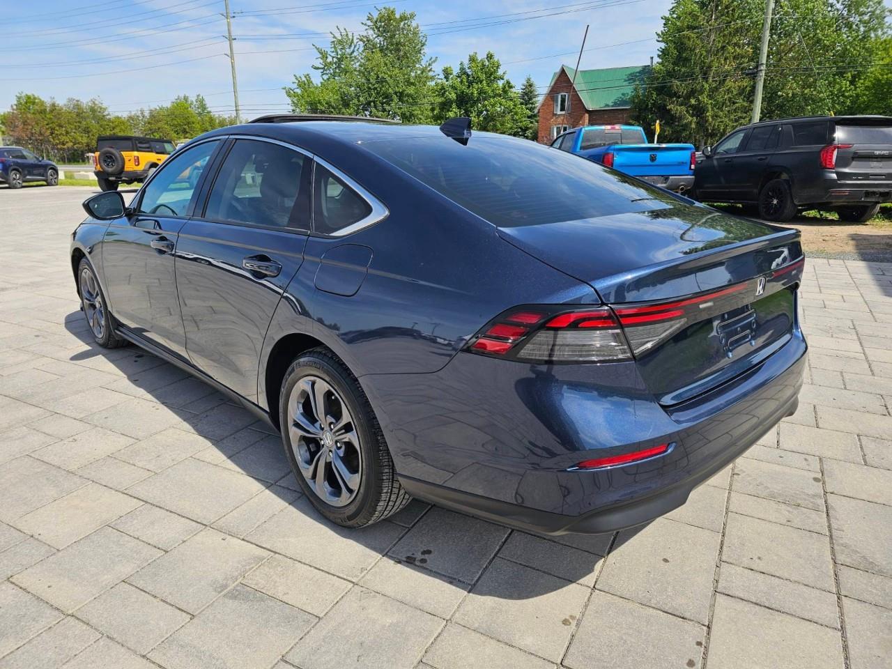 2023 Honda Accord EX 4DR SEDAN Photo