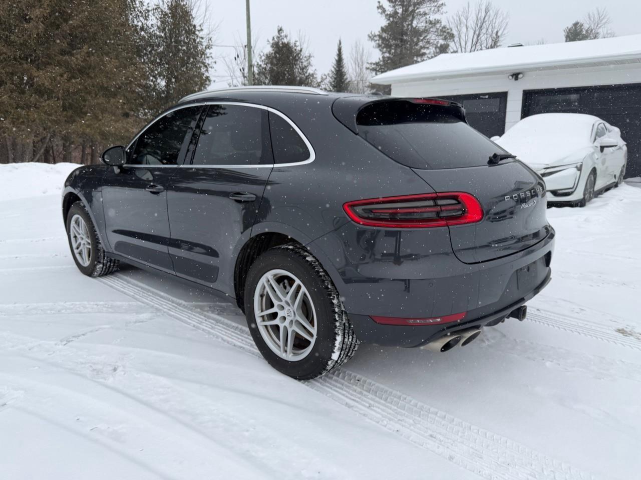 2017 Porsche Macan S 4dr All-Wheel Drive Photo2