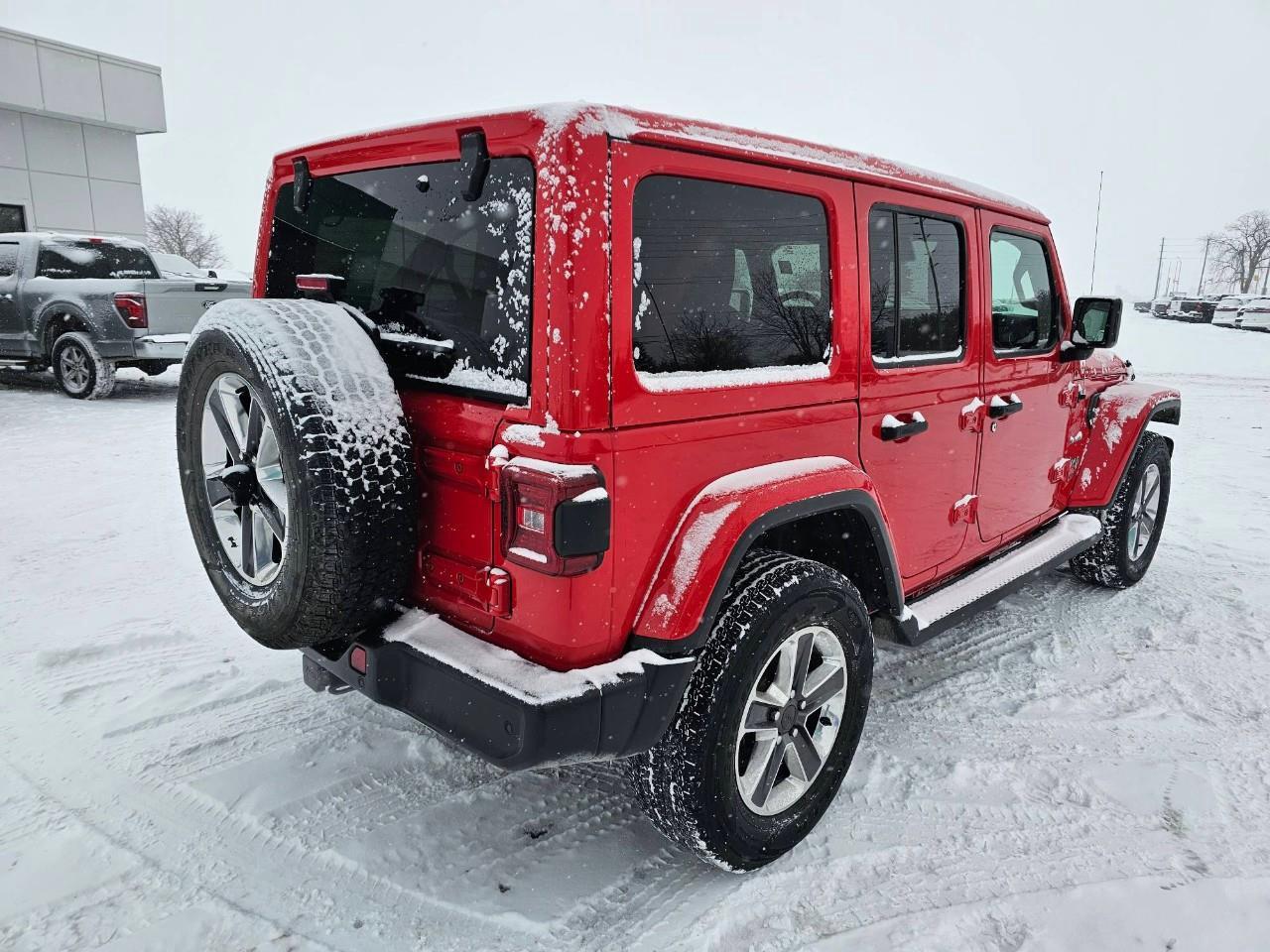 2021 Jeep WRANGLER UNLIMITED Sahara 4dr 4x4 Photo