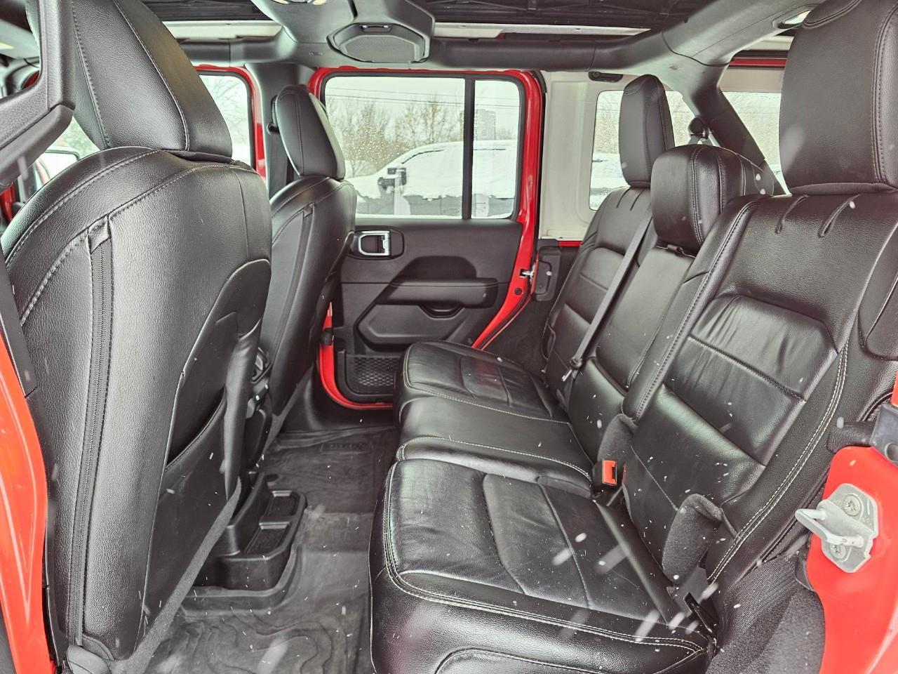 2021 Jeep WRANGLER UNLIMITED Sahara 4dr 4x4 Photo