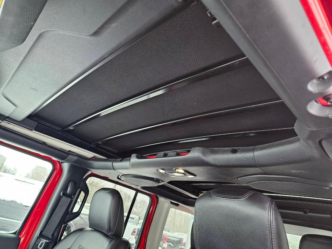 2021 Jeep WRANGLER UNLIMITED Sahara 4dr 4x4 Photo