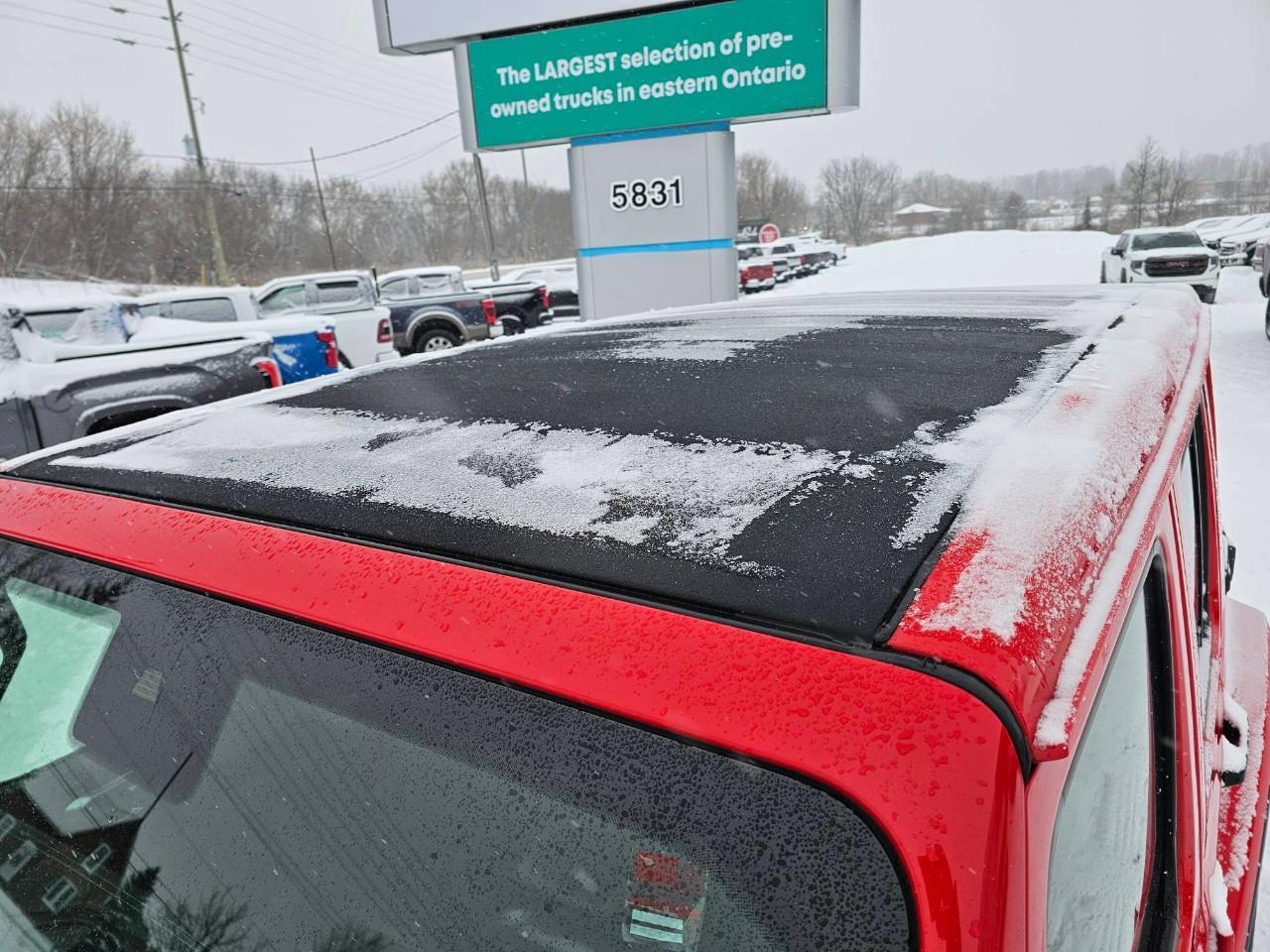 2021 Jeep WRANGLER UNLIMITED Sahara 4dr 4x4 Photo