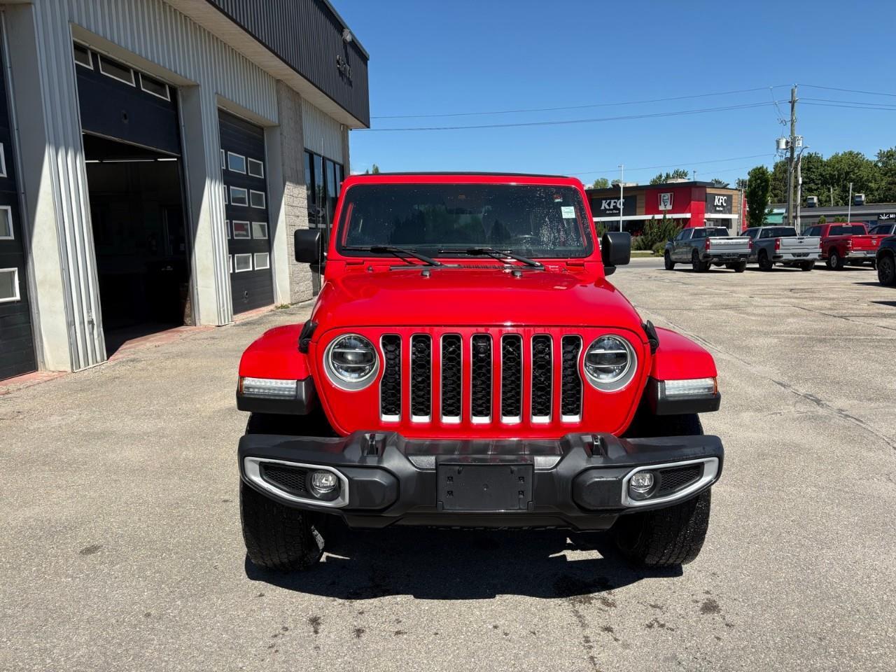 2021 Jeep WRANGLER UNLIMITED Sahara 4dr 4x4 Photo2