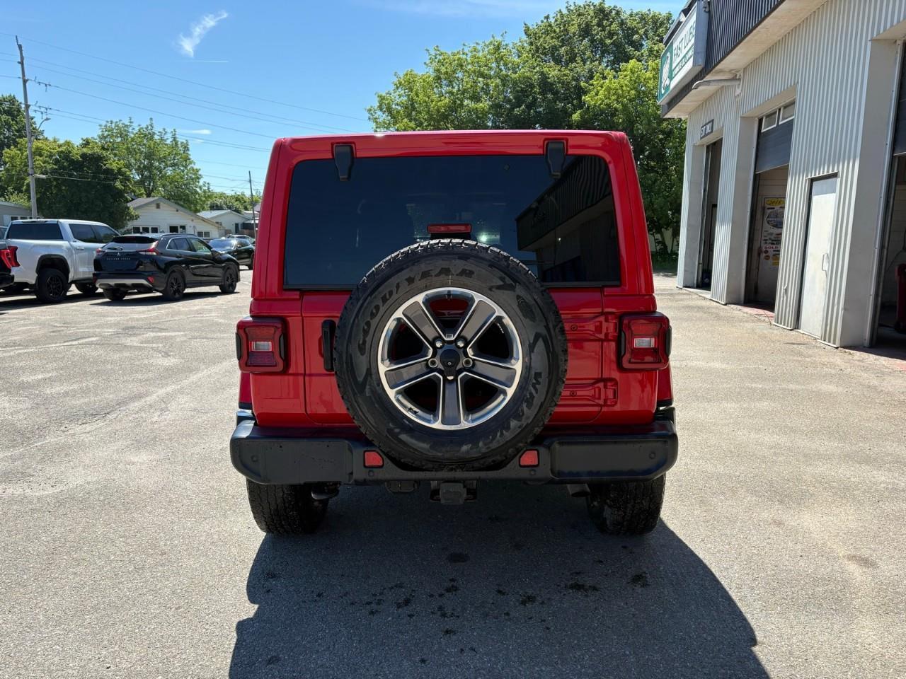 2021 Jeep WRANGLER UNLIMITED Sahara 4dr 4x4 Photo