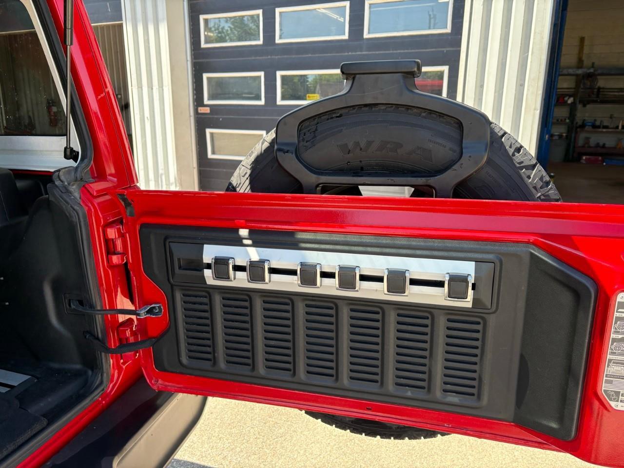 2021 Jeep WRANGLER UNLIMITED Sahara 4dr 4x4 Photo
