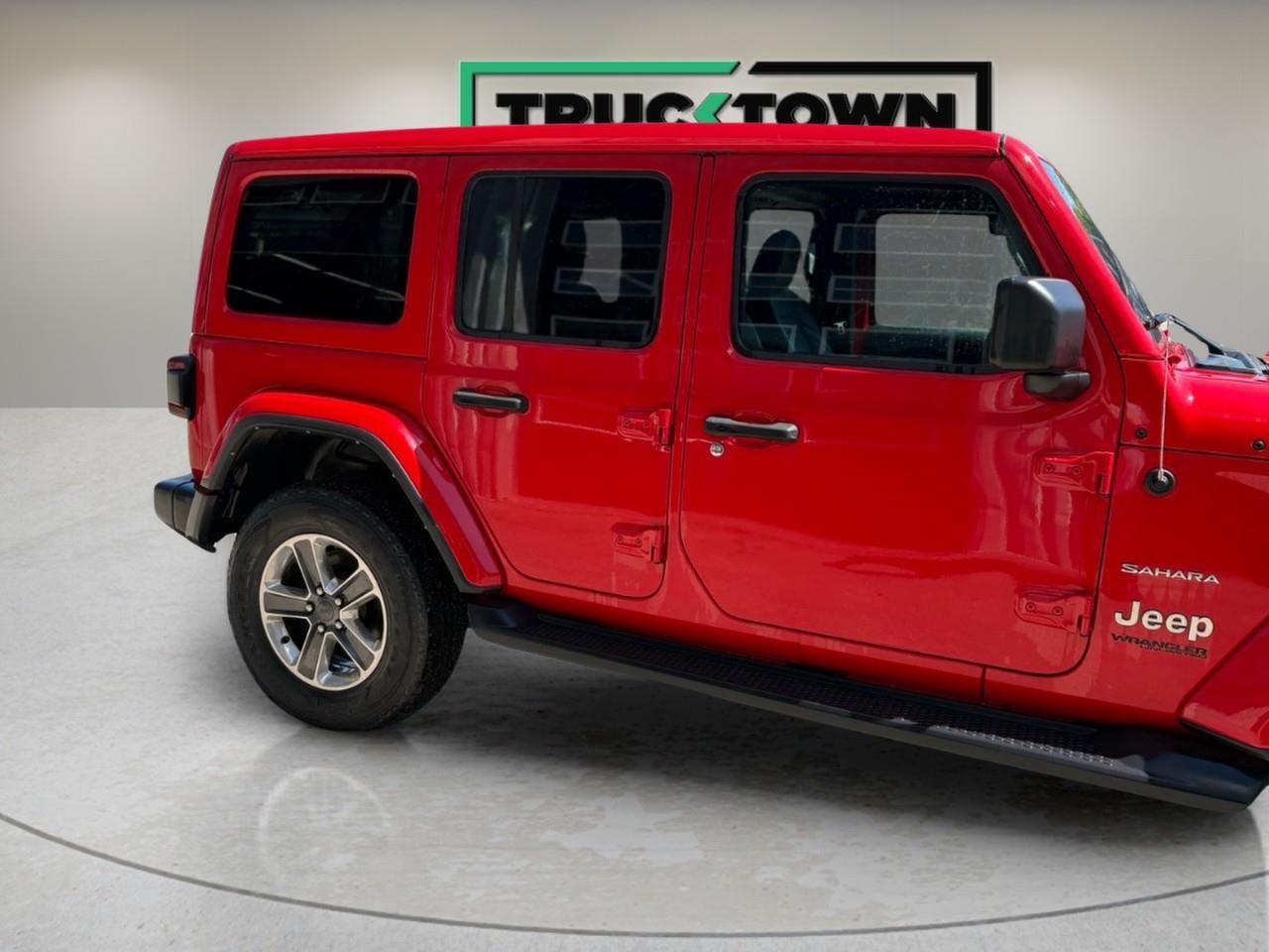 2021 Jeep WRANGLER UNLIMITED Sahara 4dr 4x4 Photo