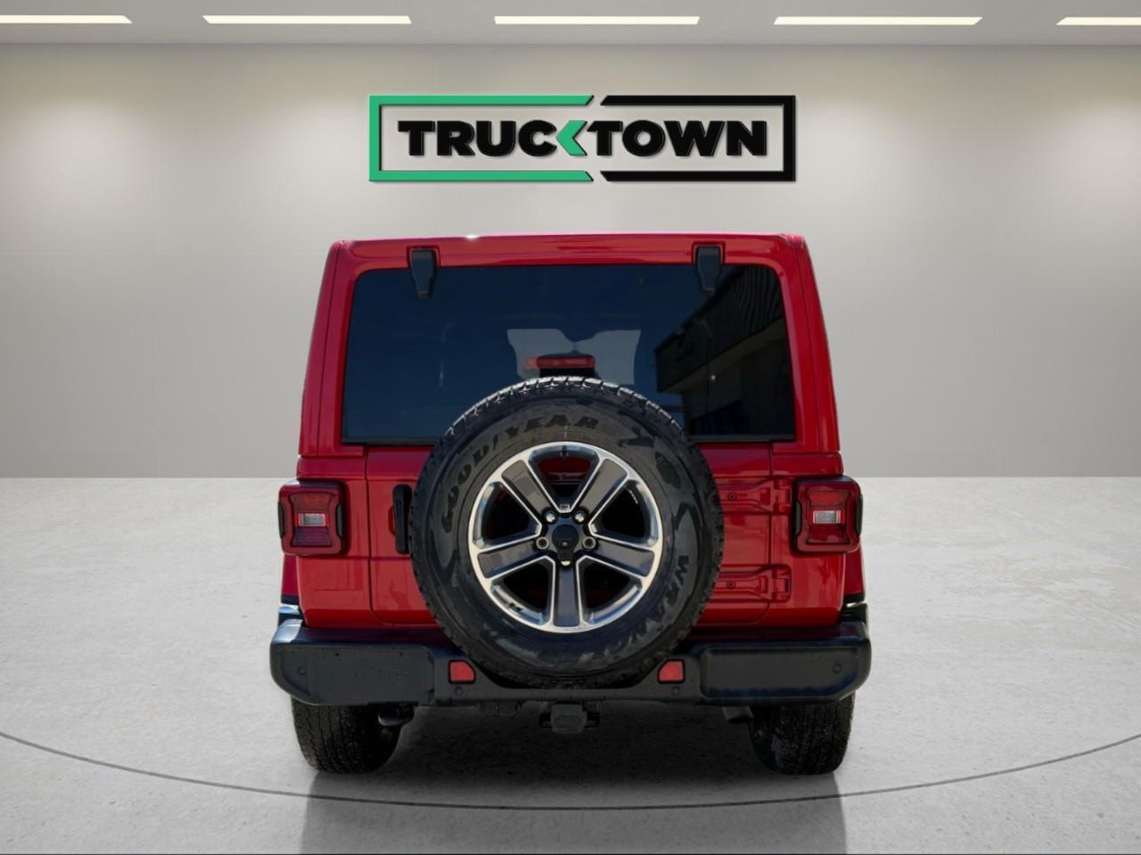 2021 Jeep WRANGLER UNLIMITED Sahara 4dr 4x4 Photo