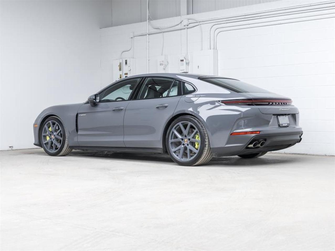 2025 Porsche Panamera  Photo