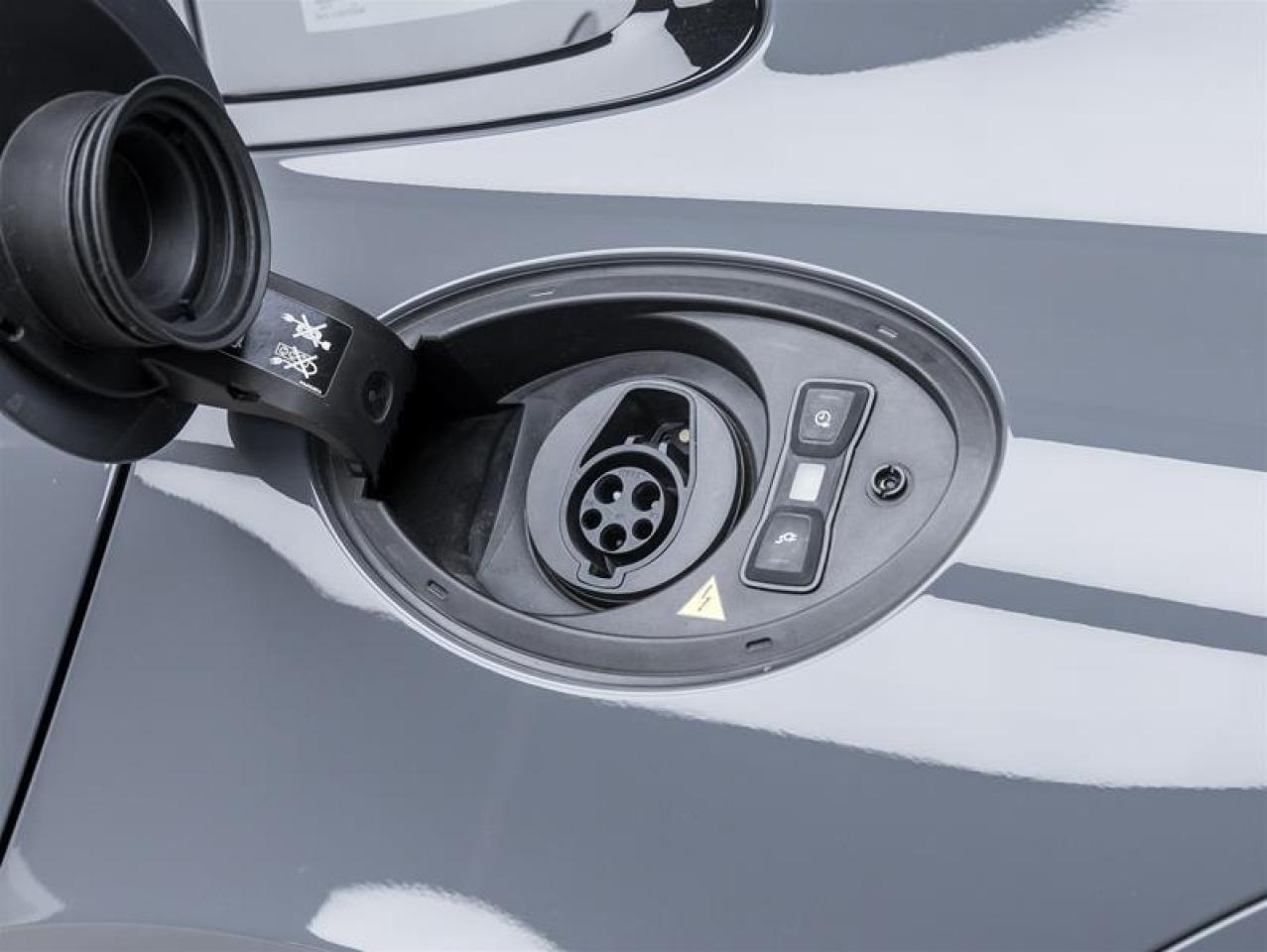 2025 Porsche Panamera  Photo