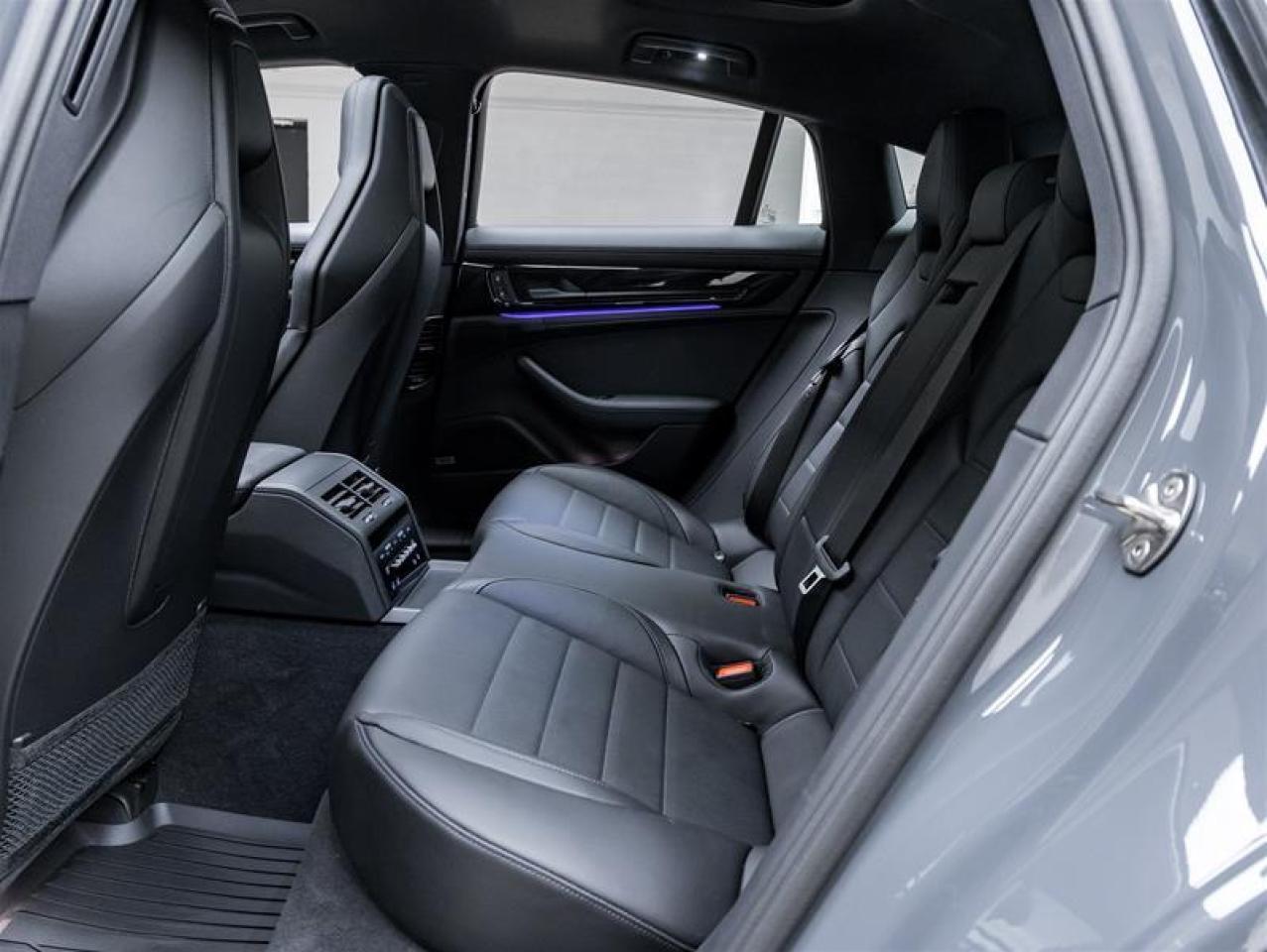 2025 Porsche Panamera  Photo