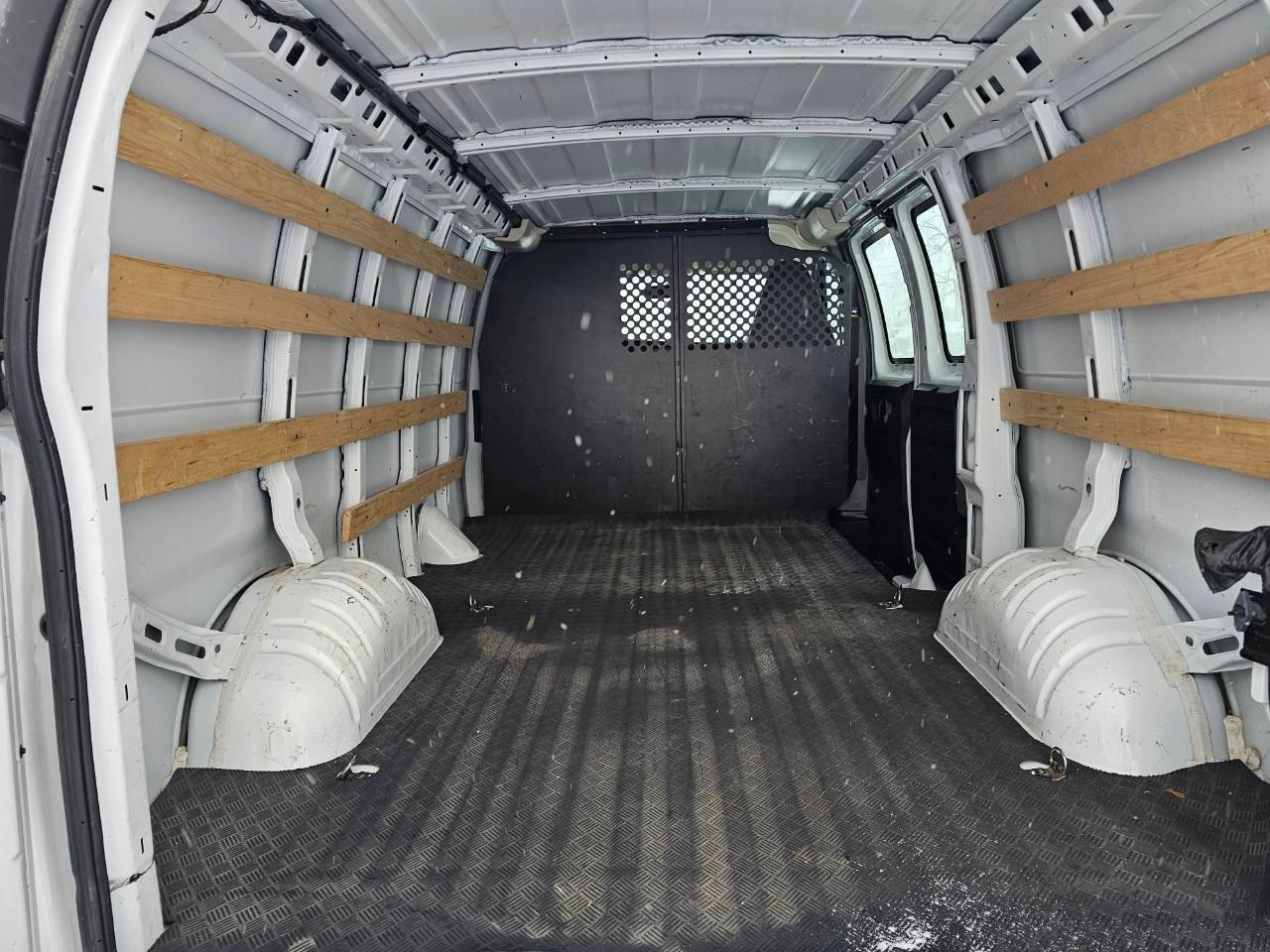 2023 GMC Savana 2500 Work Van Rear-Wheel Drive Cargo Van Photo3