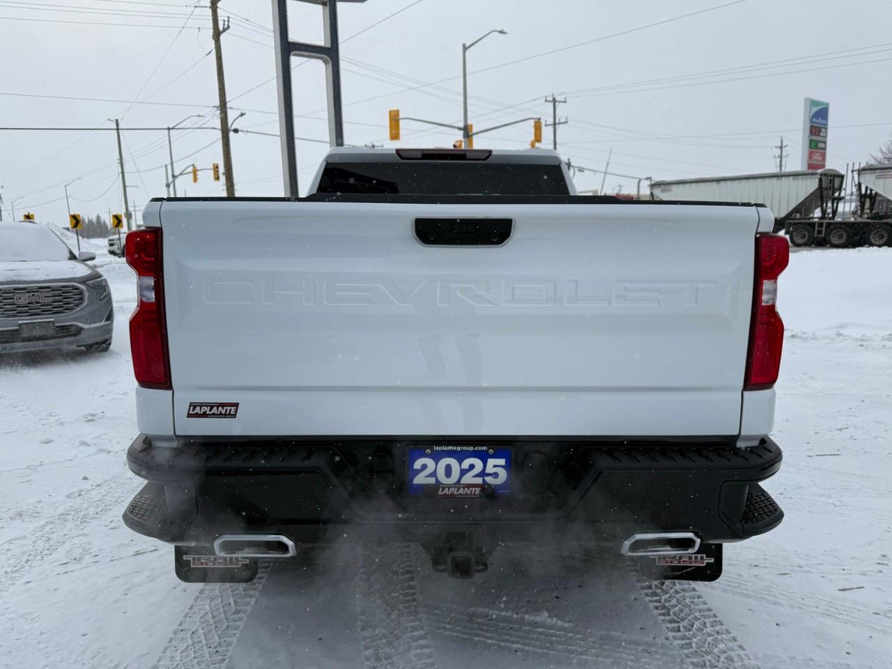 2025 Chevrolet Silverado 1500  Photo3