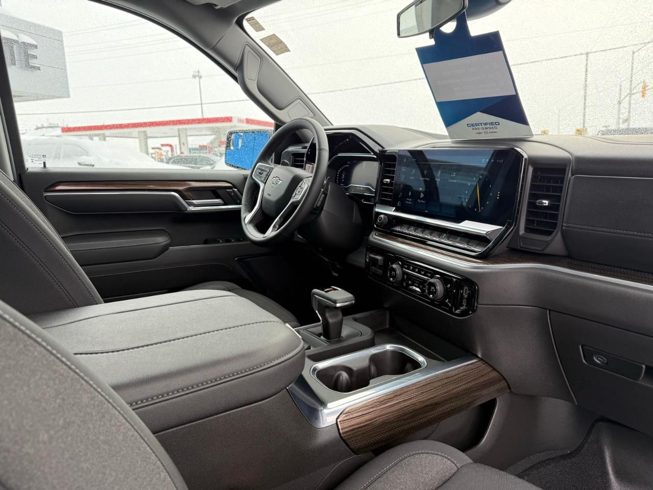 2025 Chevrolet Silverado 1500  Photo