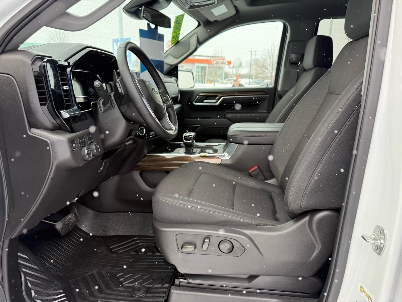 2025 Chevrolet Silverado 1500  Photo