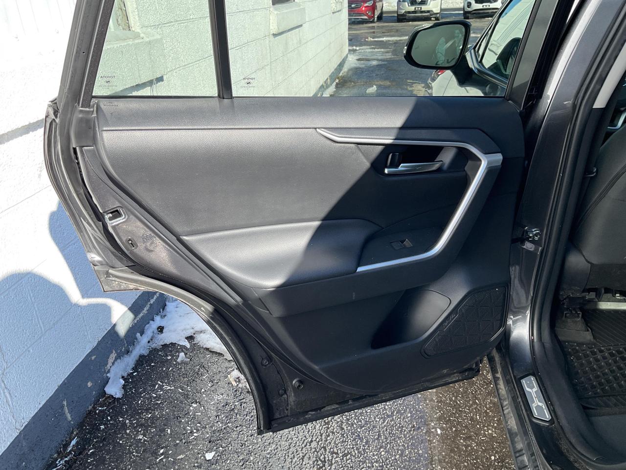 2024 Toyota RAV4 XLE 4dr All-wheel Drive Photo