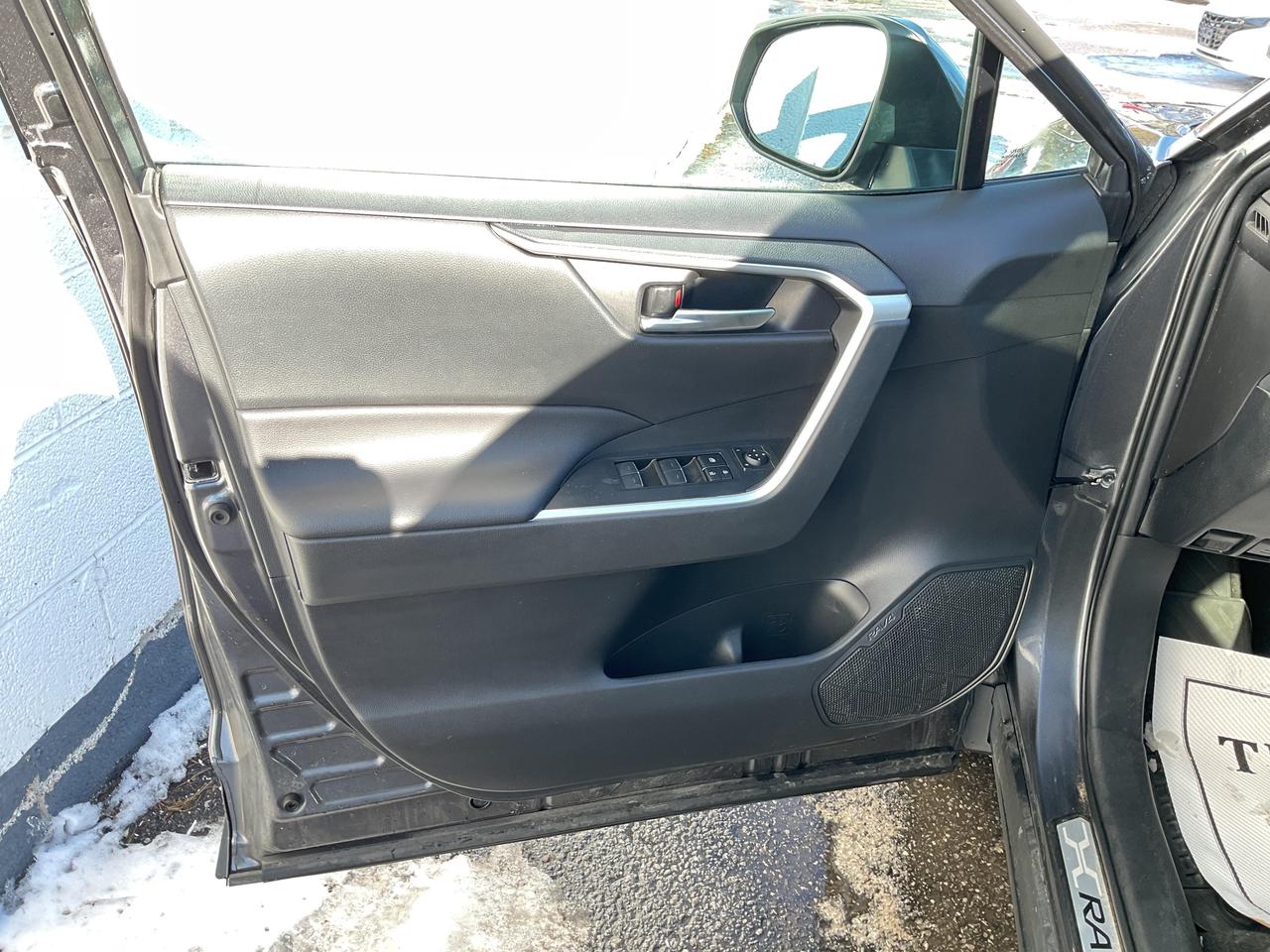 2024 Toyota RAV4 XLE 4dr All-wheel Drive Photo