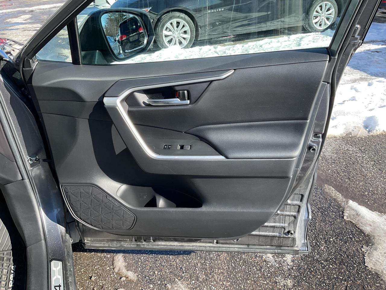 2024 Toyota RAV4 XLE 4dr All-wheel Drive Photo