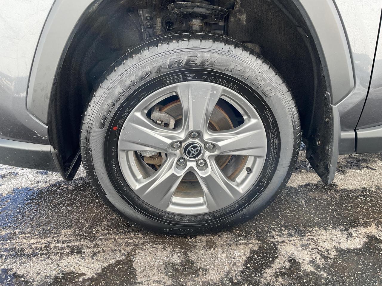 2024 Toyota RAV4 XLE 4dr All-wheel Drive Photo