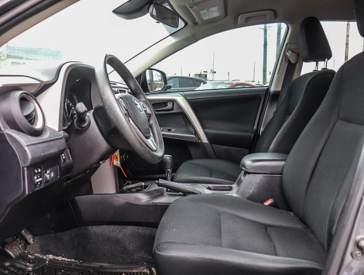 2018 Toyota RAV4 LE 4dr All-wheel Drive Photo