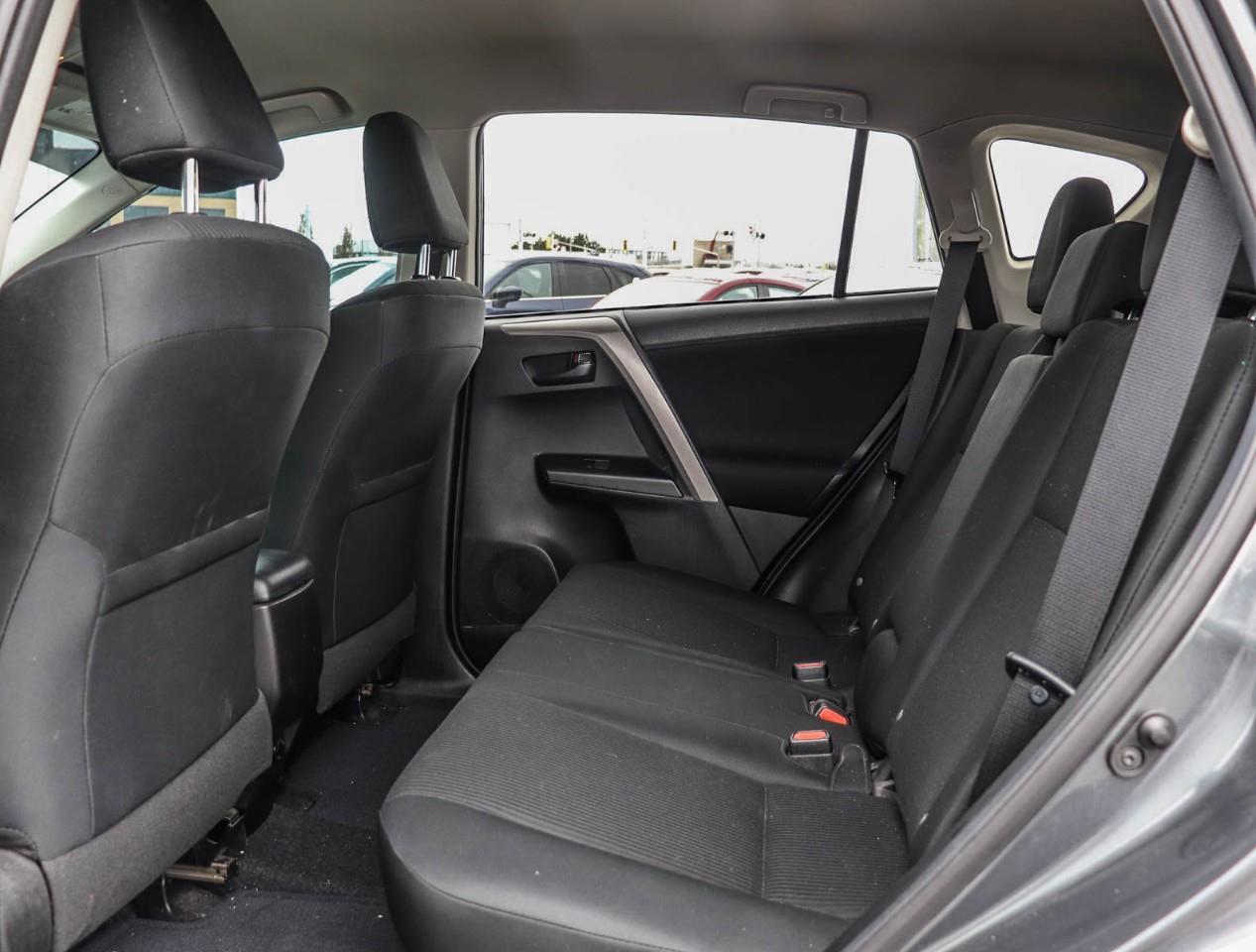 2018 Toyota RAV4 LE 4dr All-wheel Drive Photo