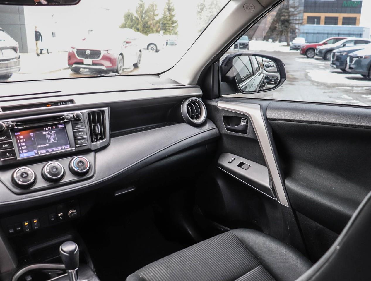 2018 Toyota RAV4 LE 4dr All-wheel Drive Photo