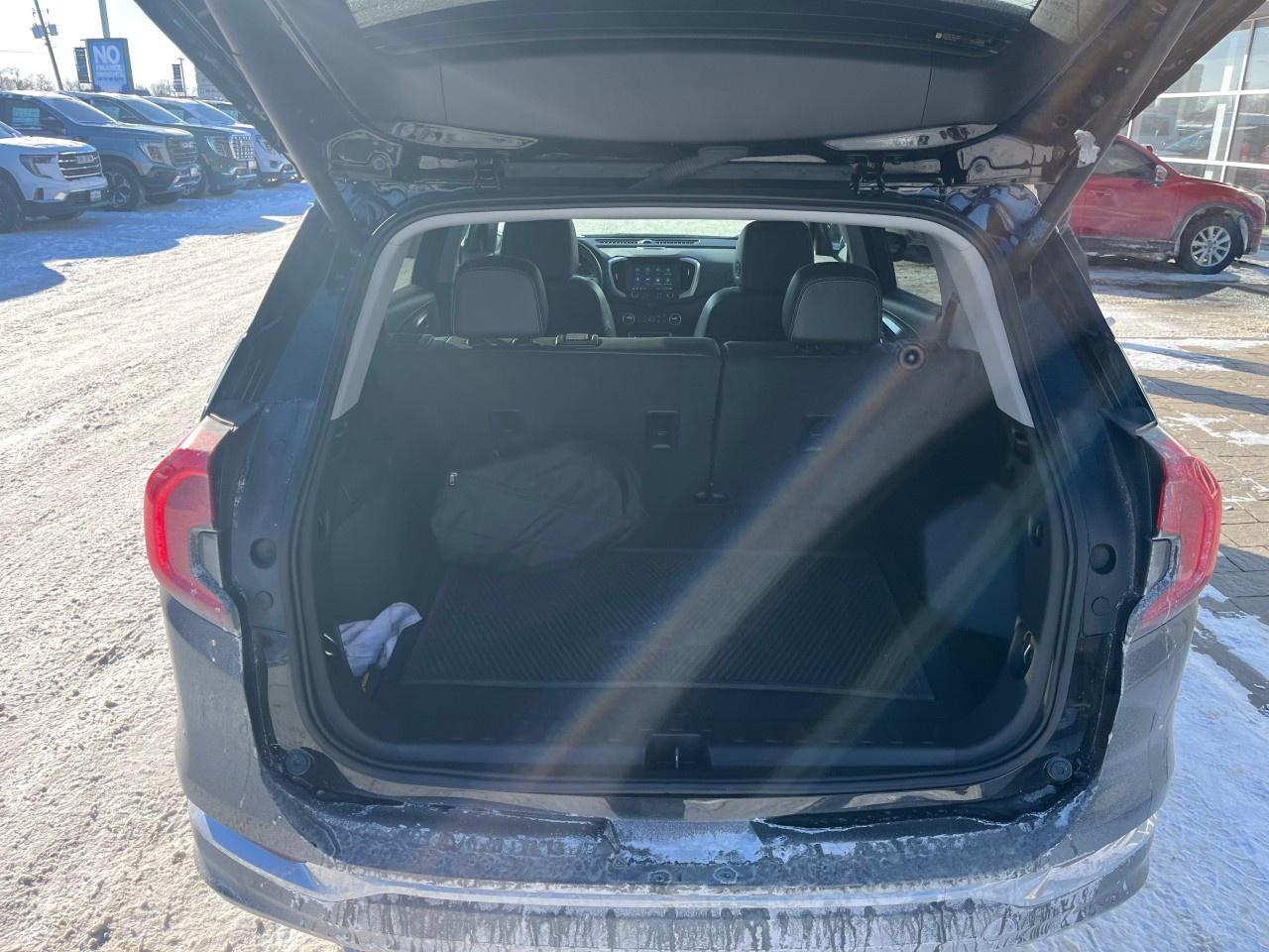 2024 GMC Terrain AWD SLT Photo