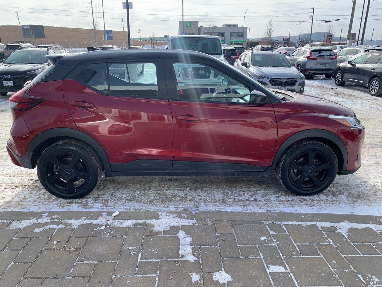 2022 Nissan Kicks SV 4dr Front-Wheel Drive Photo3