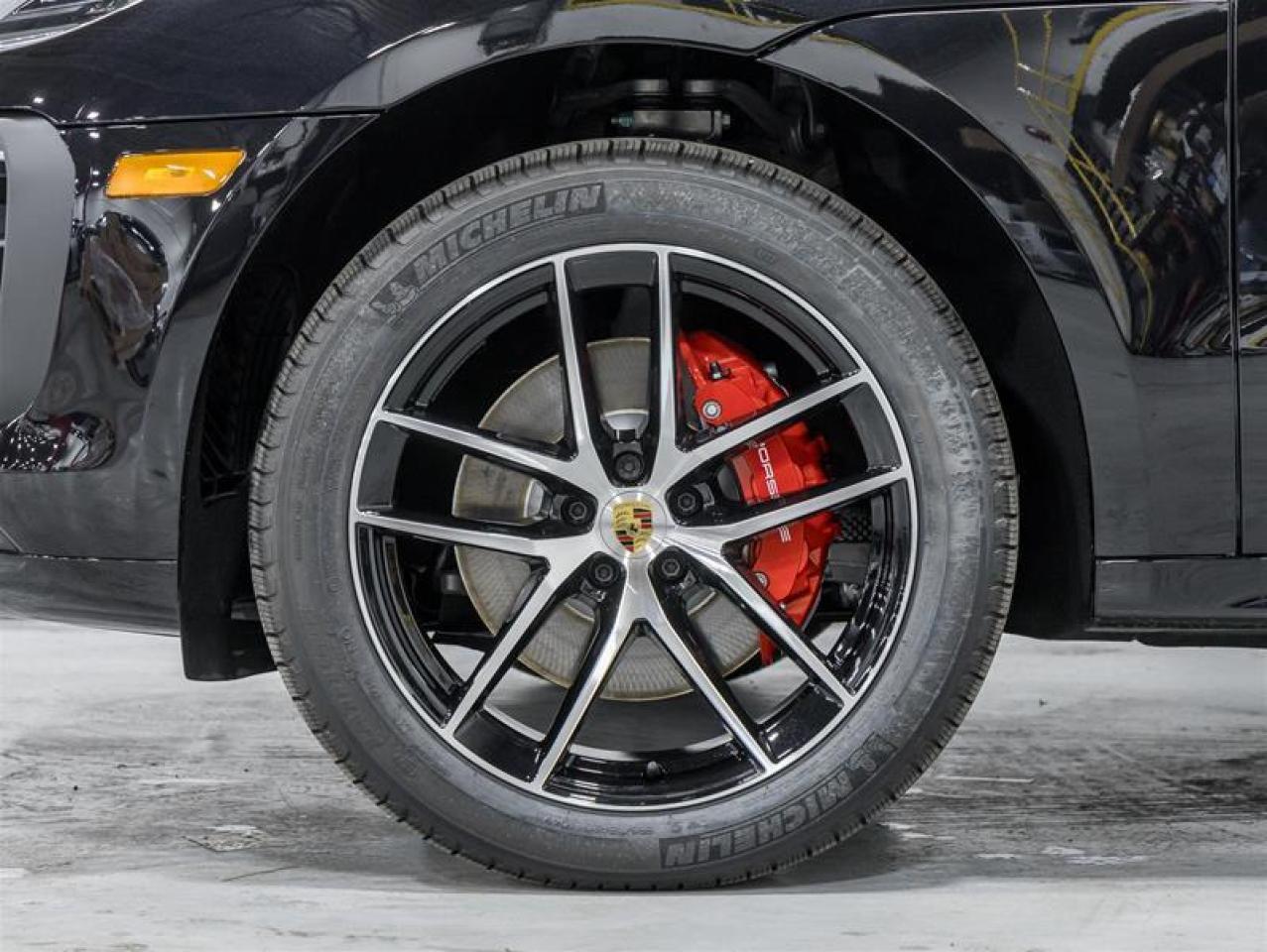 2026 Porsche Macan  Photo2