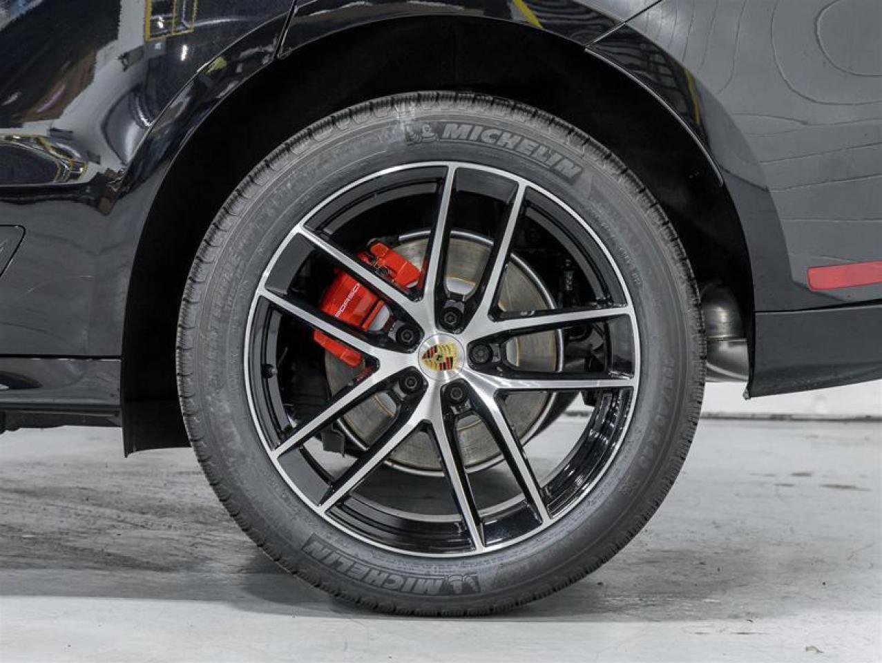 2026 Porsche Macan  Photo