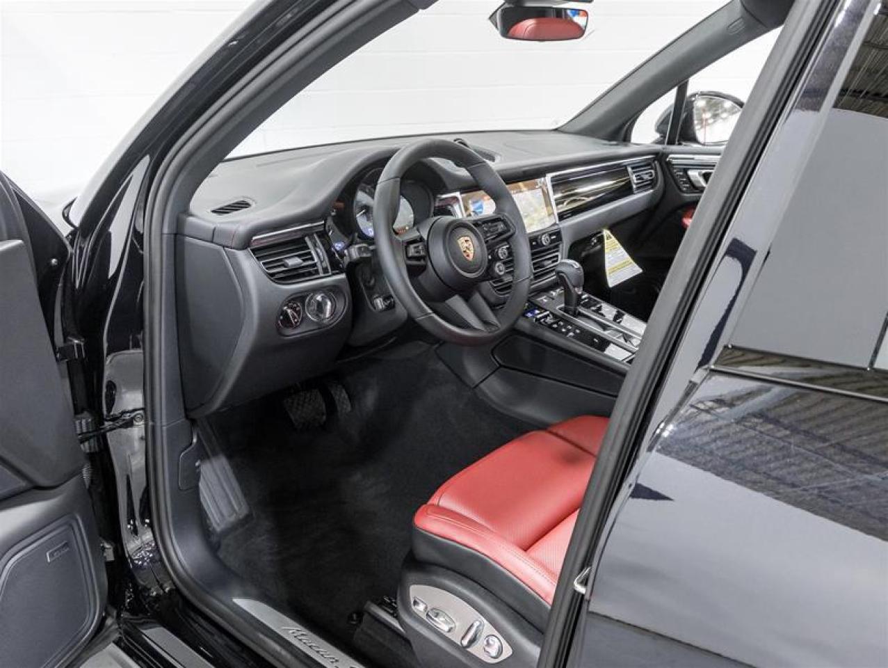 2026 Porsche Macan  Photo