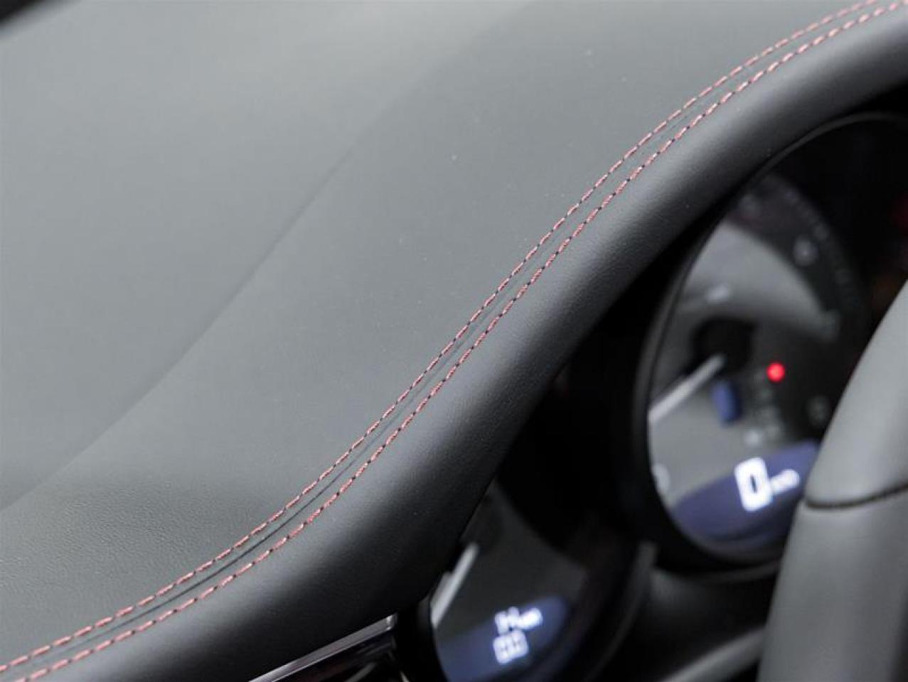 2026 Porsche Macan  Photo