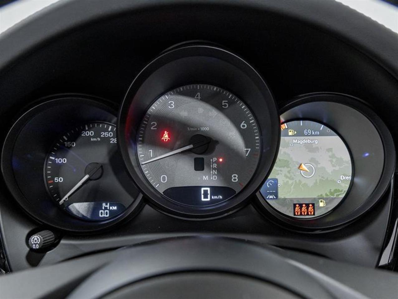 2026 Porsche Macan  Photo