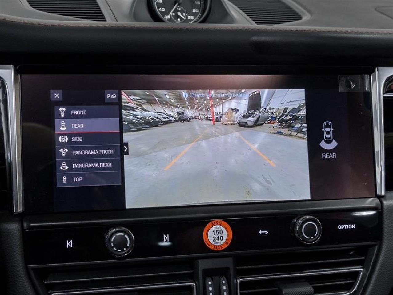 2026 Porsche Macan  Photo