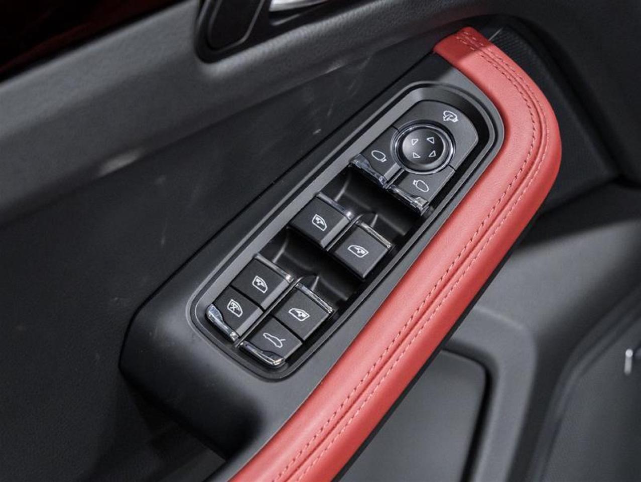 2026 Porsche Macan  Photo