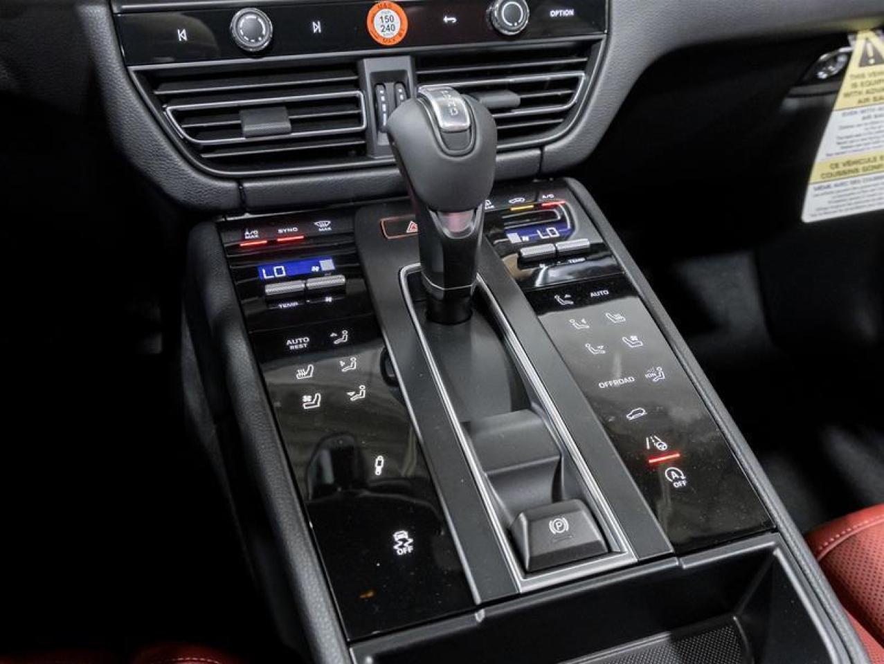 2026 Porsche Macan  Photo