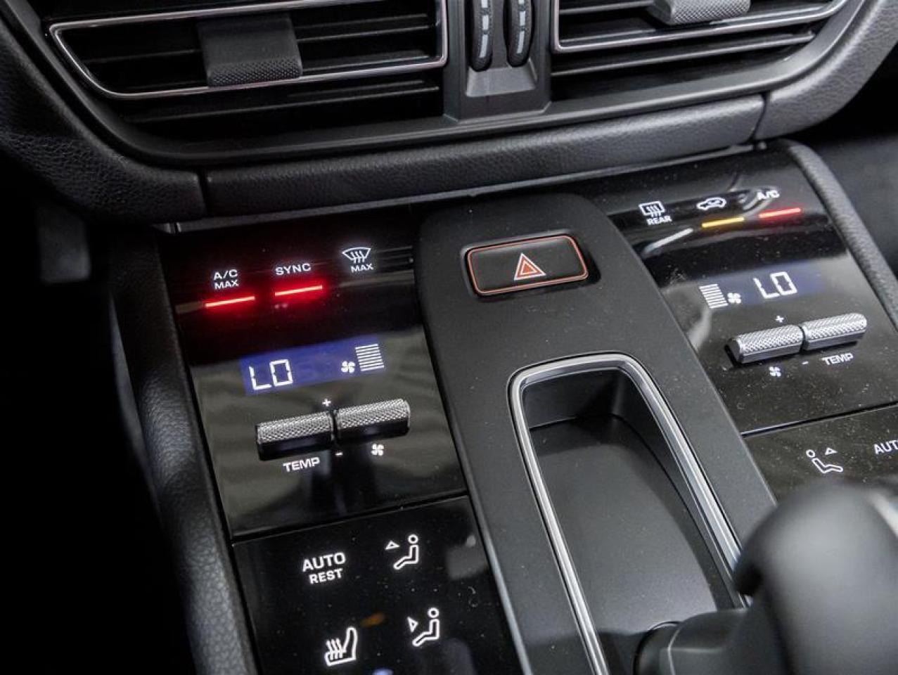 2026 Porsche Macan  Photo