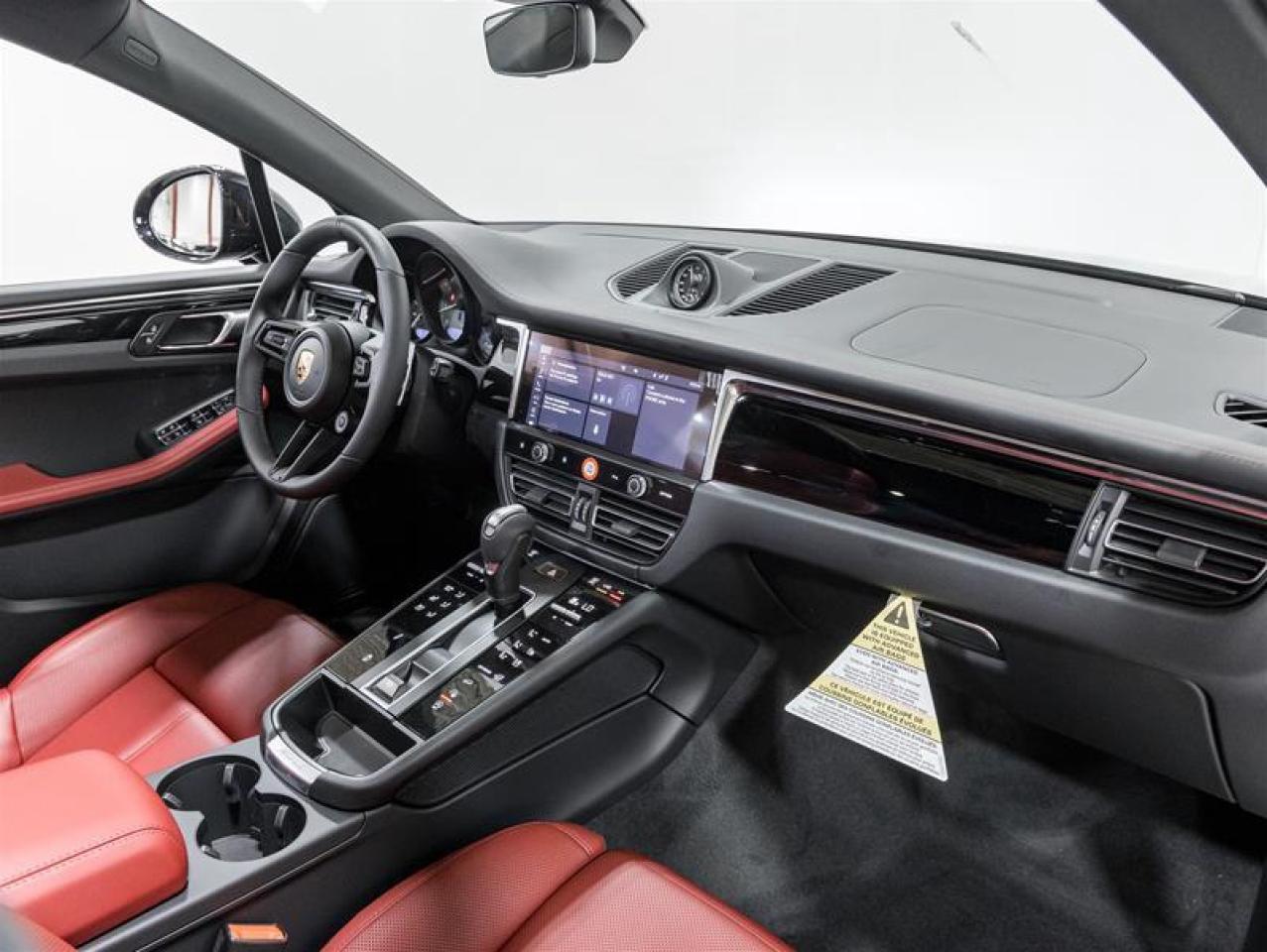 2026 Porsche Macan  Photo