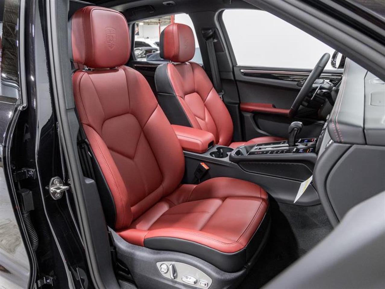 2026 Porsche Macan  Photo