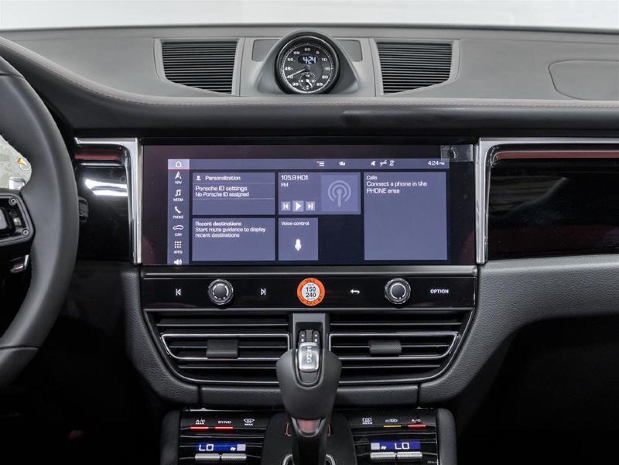 2026 Porsche Macan  Photo