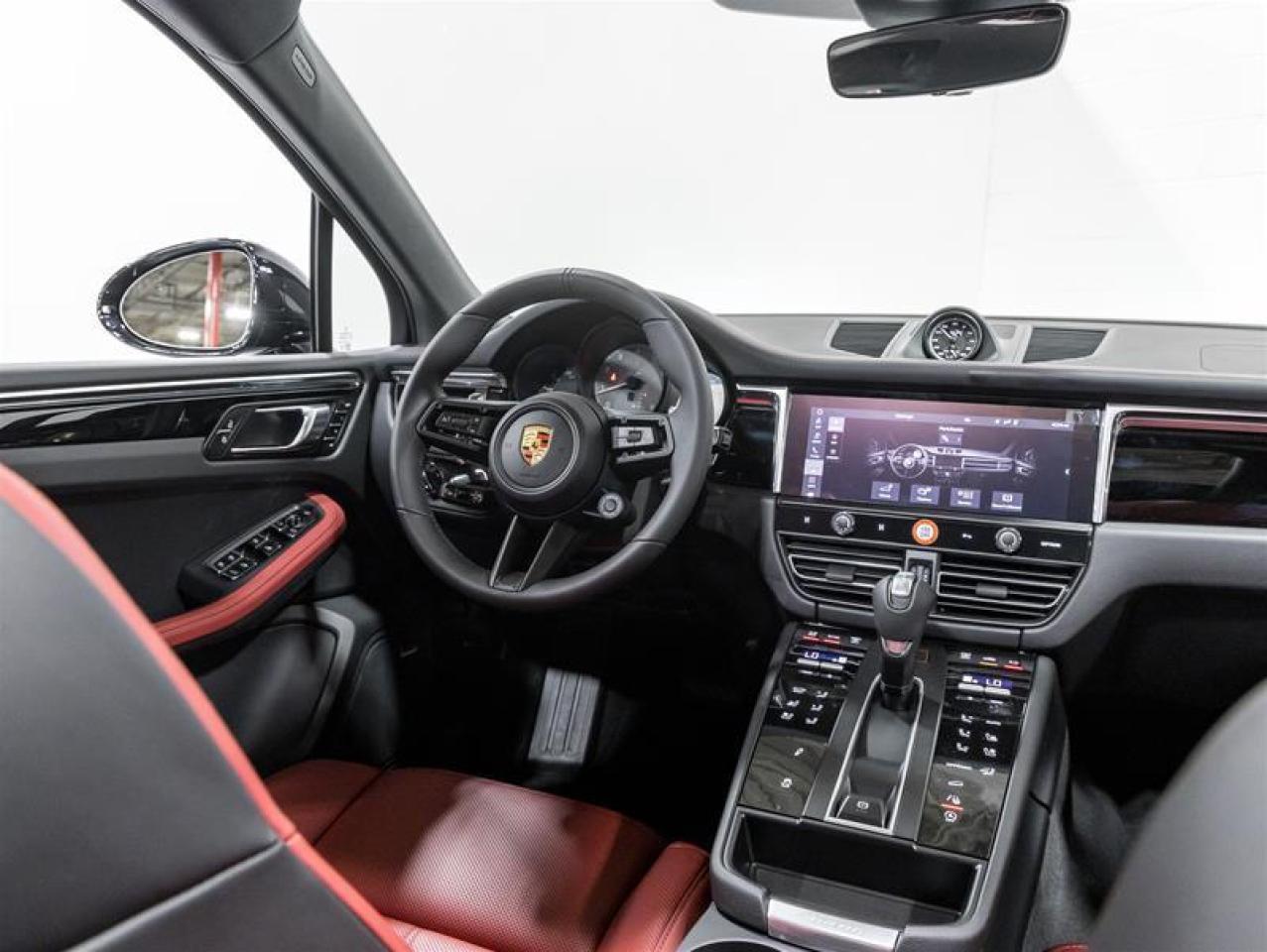 2026 Porsche Macan  Photo