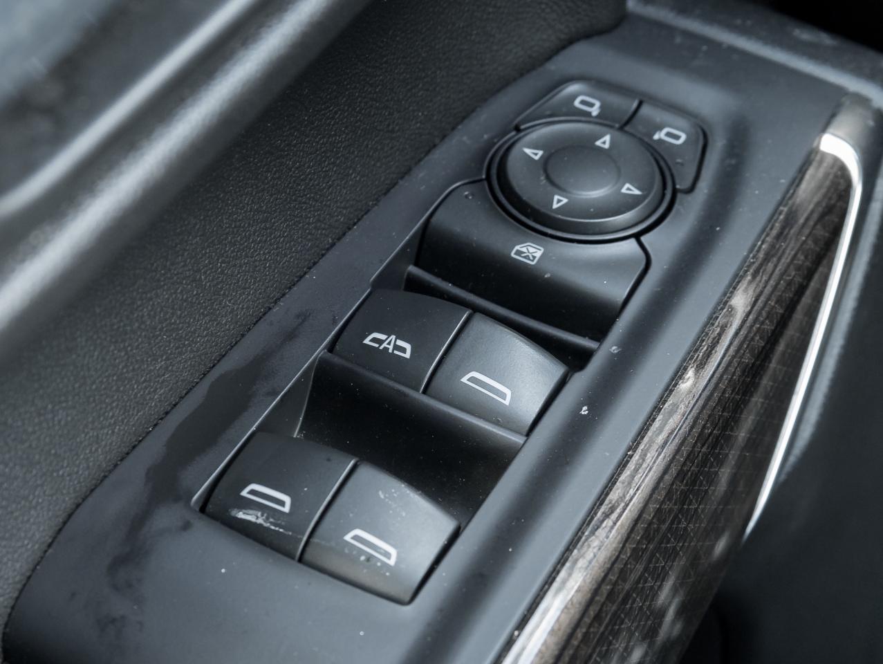 2021 Chevrolet Silverado 1500 4WD Crew Cab 147  LT Photo