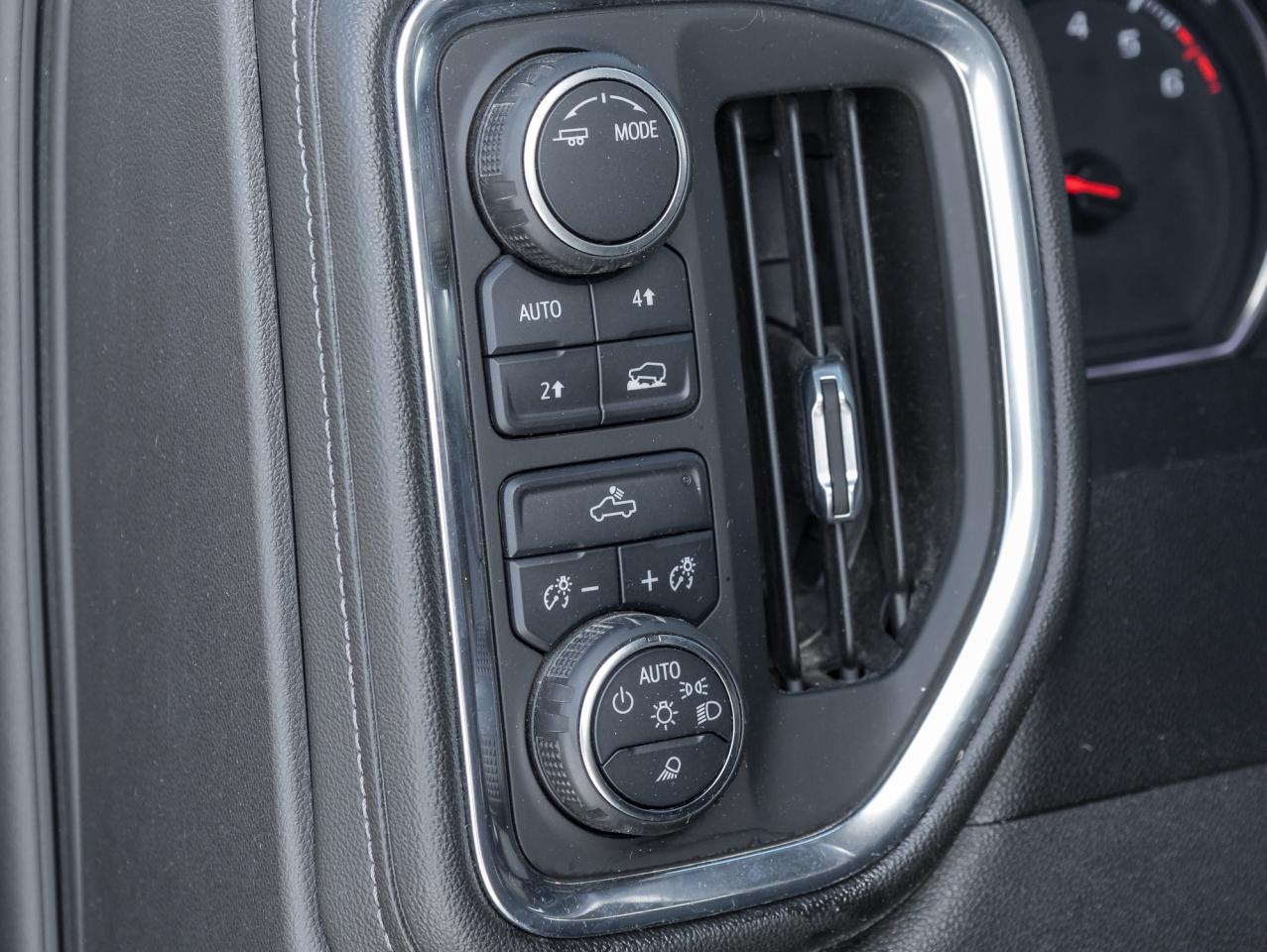 2021 Chevrolet Silverado 1500 4WD Crew Cab 147  LT Photo