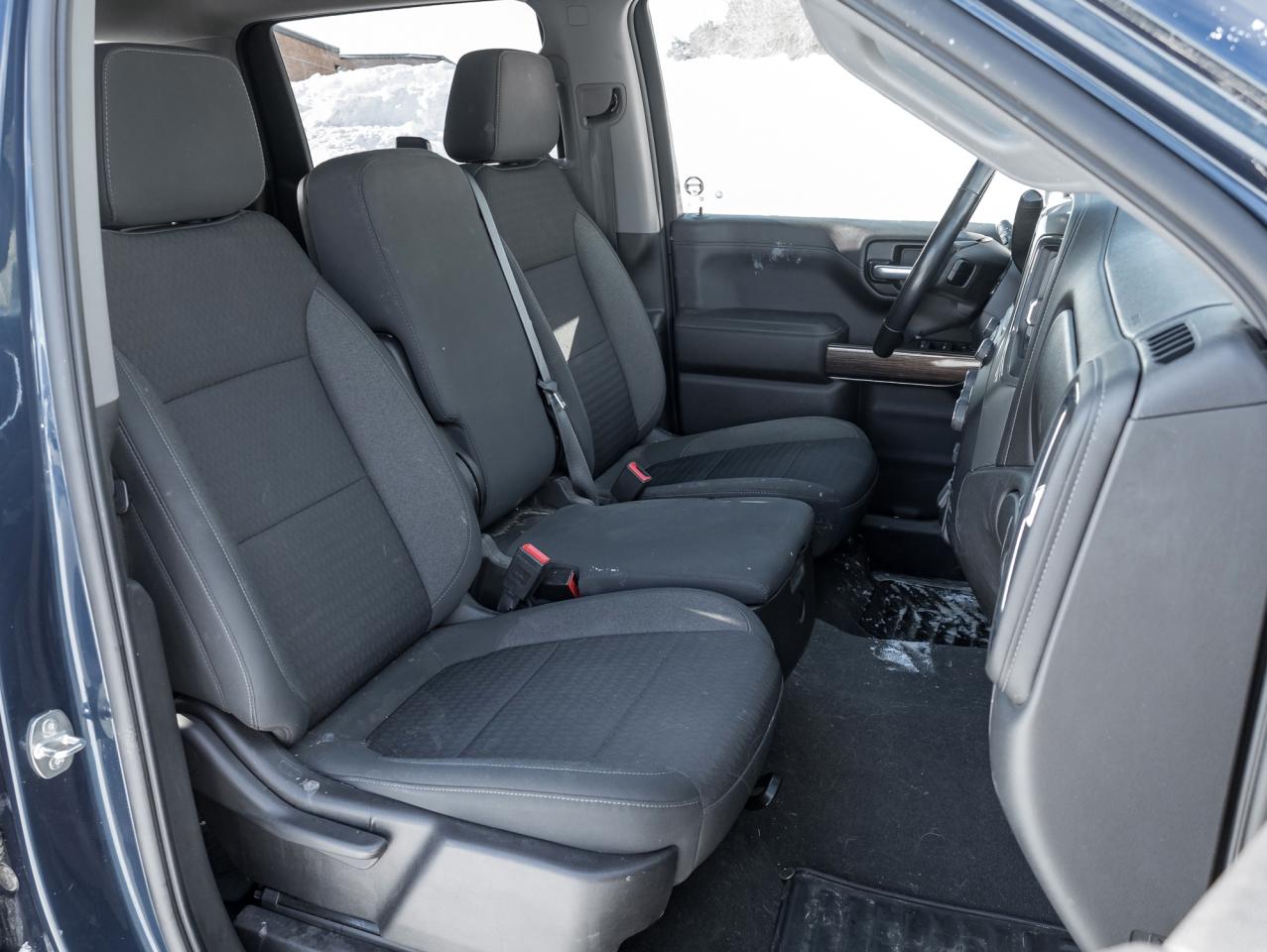 2021 Chevrolet Silverado 1500 4WD Crew Cab 147  LT Photo