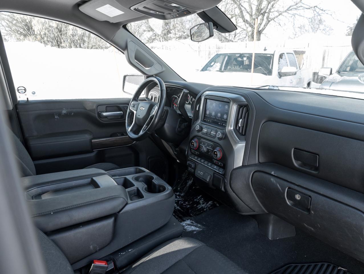2021 Chevrolet Silverado 1500 4WD Crew Cab 147  LT Photo