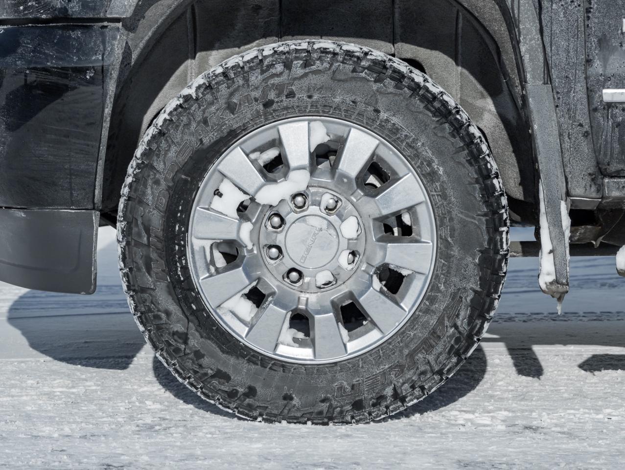 2018 GMC SIERRA 2500HD 4WD Crew Cab 153.7  Denali Photo