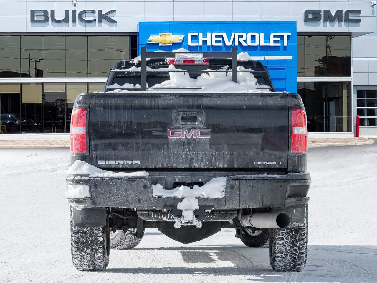 2018 GMC SIERRA 2500HD 4WD Crew Cab 153.7  Denali Photo