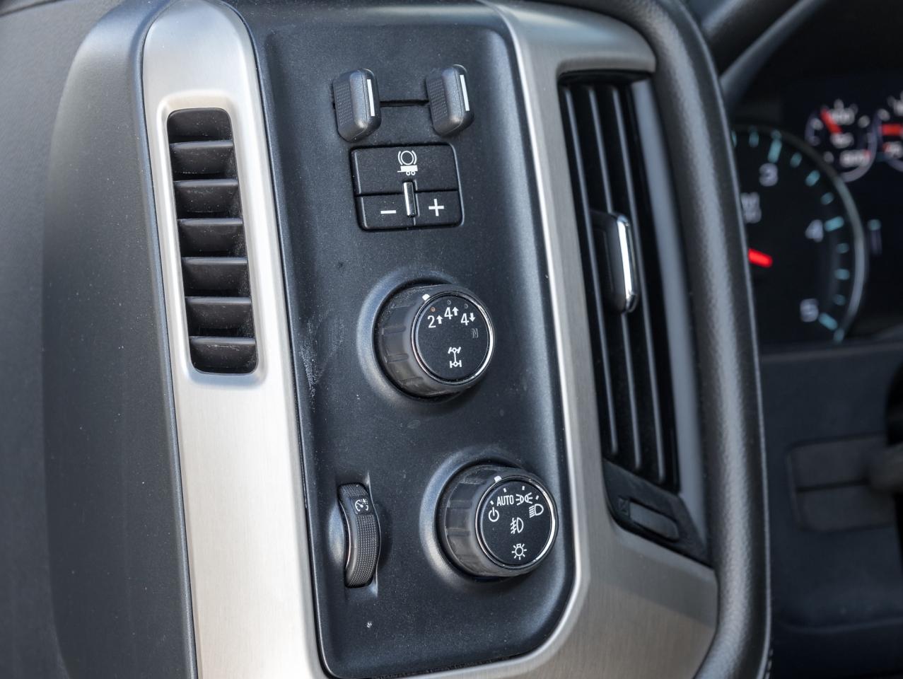 2018 GMC SIERRA 2500HD 4WD Crew Cab 153.7  Denali Photo