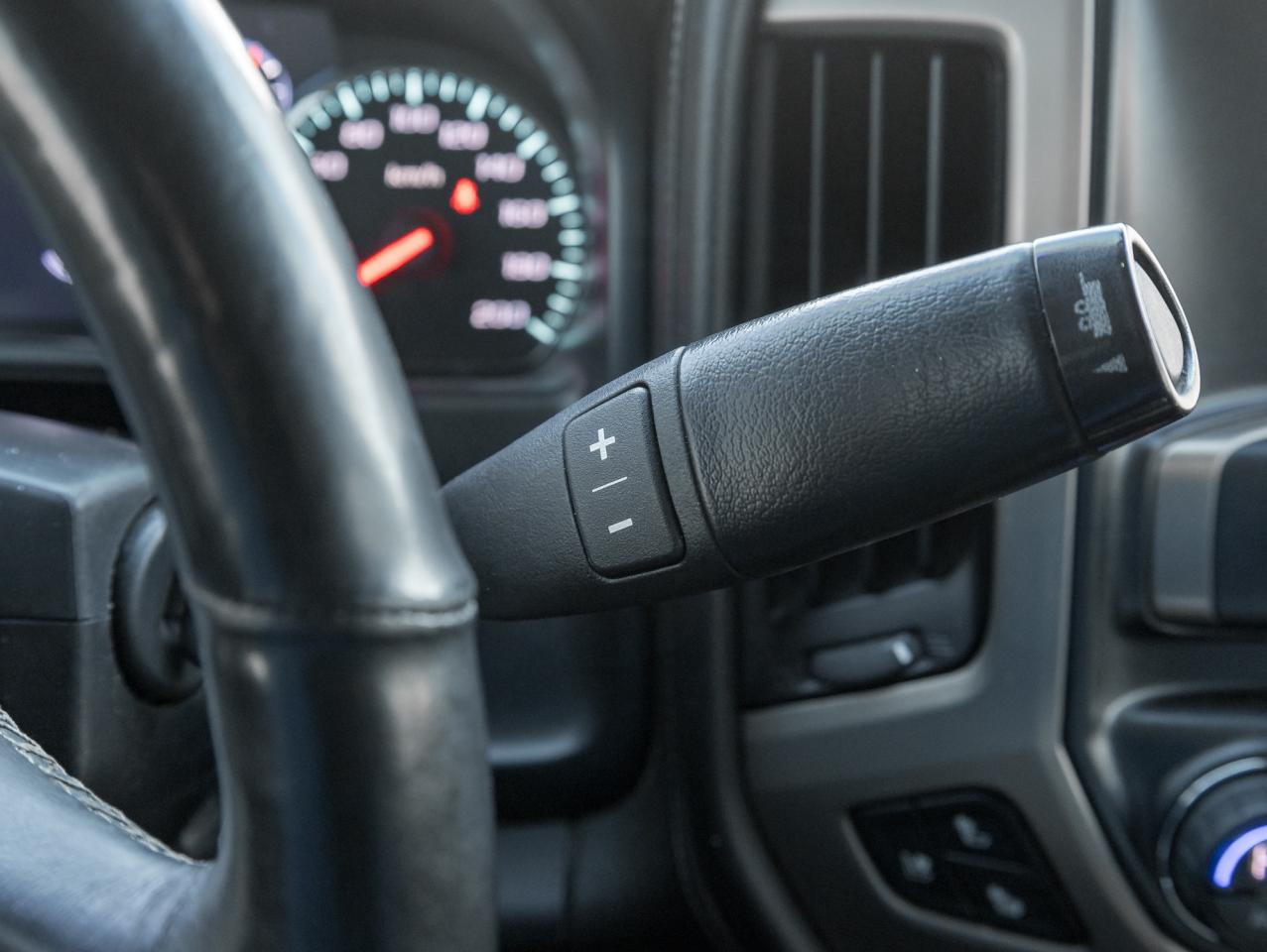 2018 GMC SIERRA 2500HD 4WD Crew Cab 153.7  Denali Photo